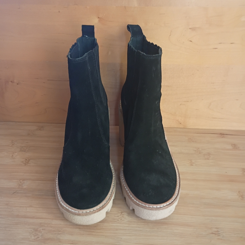 Gianni Bini Boots Size 8 Black Winney Suede Chunky Lug Sole Ankle Booties - Picture 7 of 9